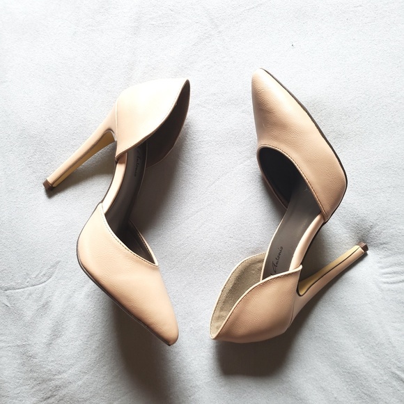 Michael Antonio Shoes - *SOLD* NWB Michael Antonion Nude Dorsay Heels 5.5